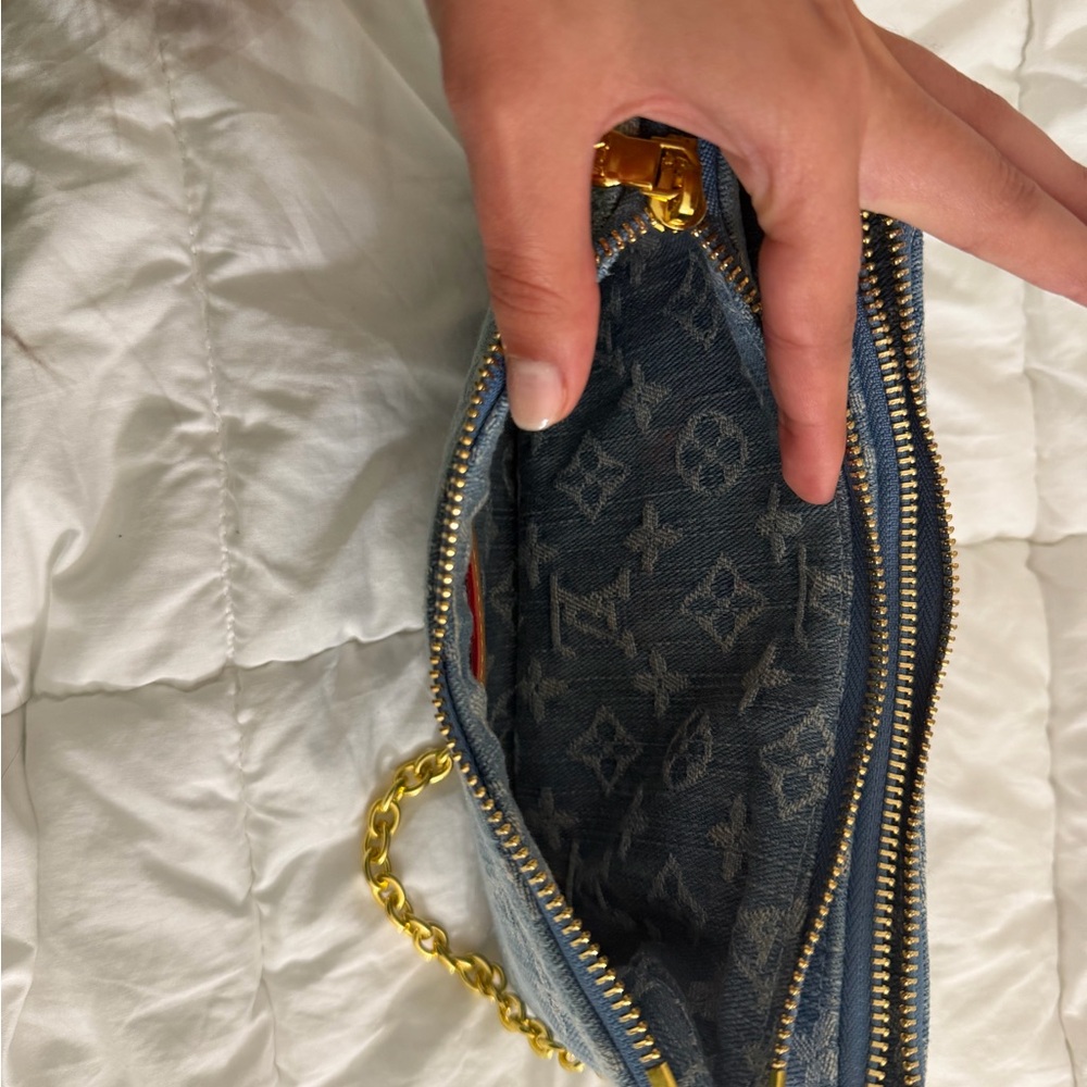 Louis Vuitton Blue Denim Clutch with Gold Chain - Picture 4 of 9